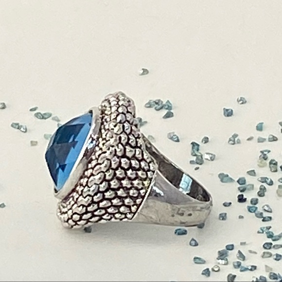 Silver plated and blue glass ring. Size 9. - Picture 8 of 10